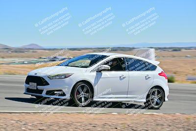 media/Oct-18-2025-Extreme Speed (Sat) [[d6d7e1fef1]]/Group 4 Orange/Session 2 (Turn 3)/